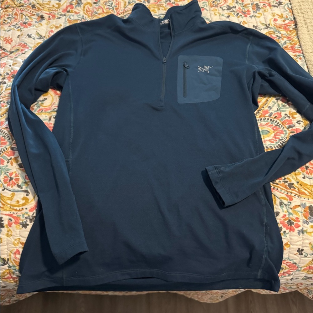 Arcteryx men’s L blue quarter zip